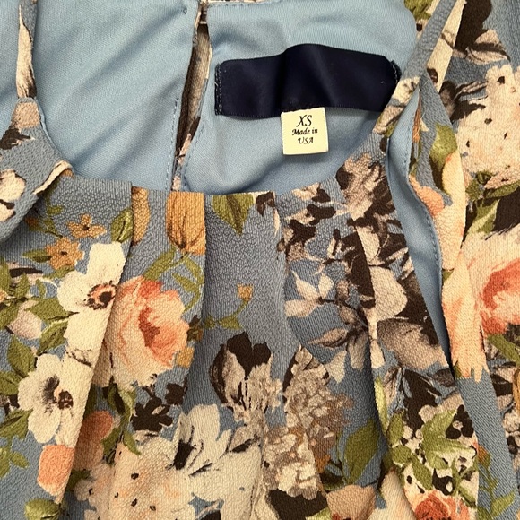 Francesca’s Collection Floral Dress size XS - Picture 2 of 3